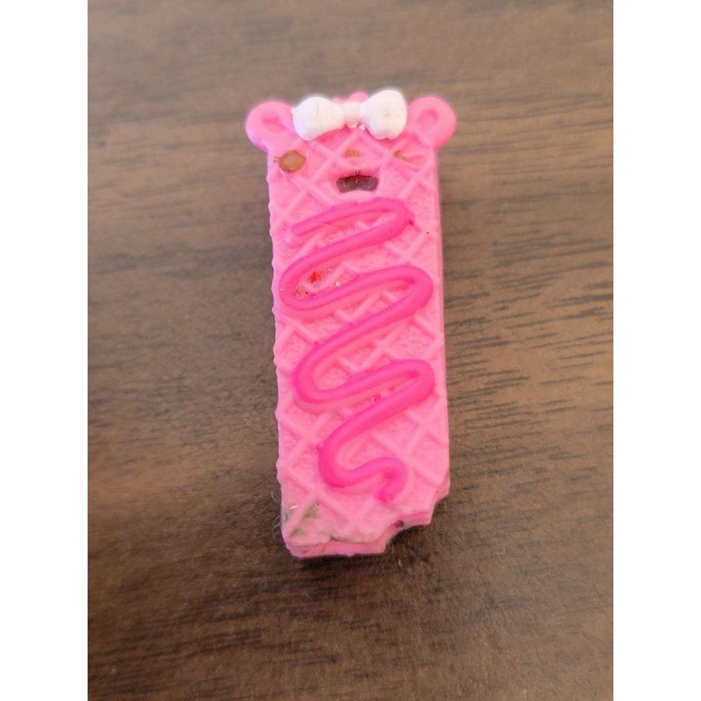 Mini pink wafer Fair 2018 MGA toy figure